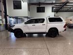2020 TOYOTA HILUX DOUBLE CAB P/UP SR (4x4) GUN126R FACELIFT