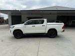 2020 TOYOTA HILUX DOUBLE CAB P/UP SR (4x4) GUN126R FACELIFT