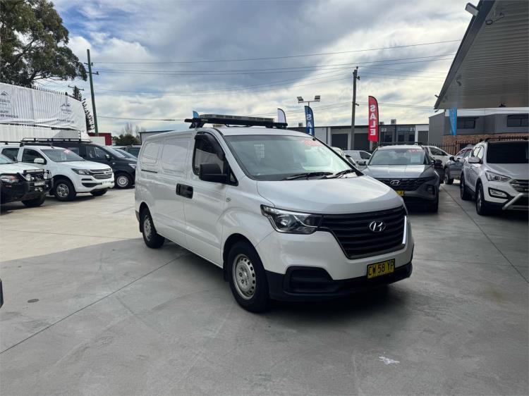 2019 HYUNDAI iLOAD 4D VAN 3S TWIN SWING TQ4 MY20