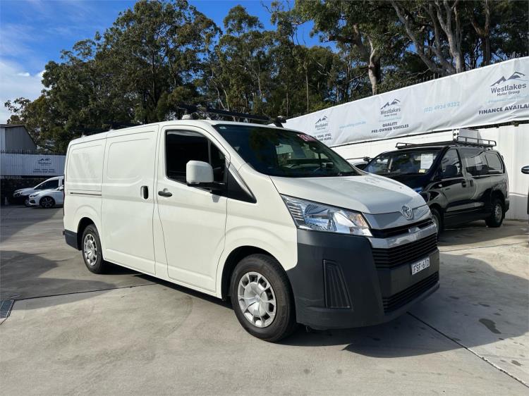 2020 TOYOTA HIACE 4D VAN LWB GDH300R