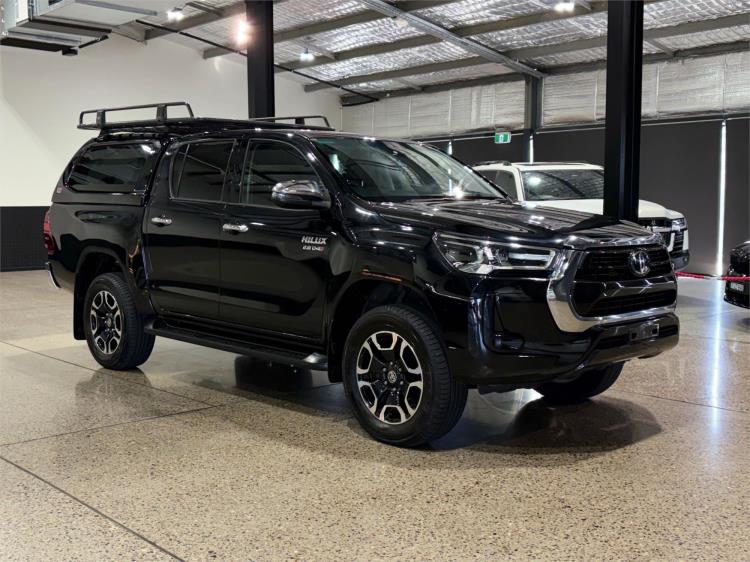 2022 TOYOTA HILUX DOUBLE CAB P/UP SR5 (4x4) GUN126R