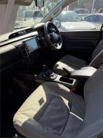 2020 TOYOTA HILUX DOUBLE CAB P/UP SR (4x4) GUN126R FACELIFT