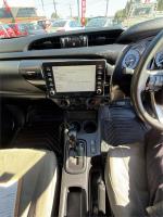 2020 TOYOTA HILUX DOUBLE CAB P/UP SR (4x4) GUN126R FACELIFT